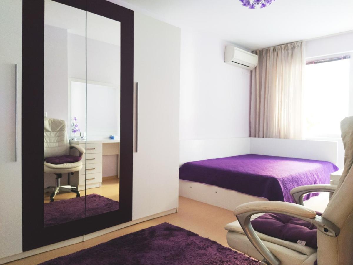 Modern Apartment In Burgas Esterno foto