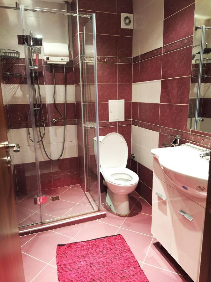 Modern Apartment In Burgas Esterno foto