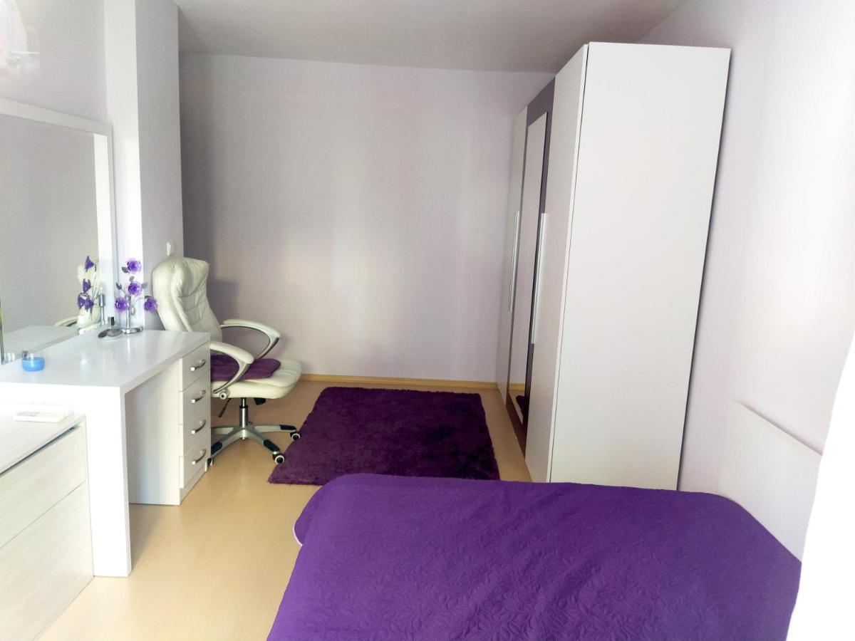 Modern Apartment In Burgas Esterno foto